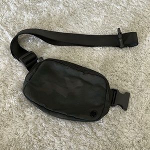 Lululemon hip bag